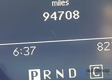 2010 Mercedes-Benz C 300 z USA, uszkodzony, nr VIN WDDGF5EB1AR119649